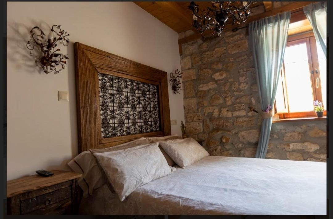 Hotel Rural En Las Cascadas De Tobera Εξωτερικό φωτογραφία
